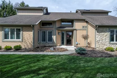 7511 James Bradford Dr, Centerville, OH 45459