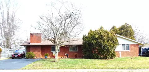 120 Macgregor Dr, Dayton, OH 45426
