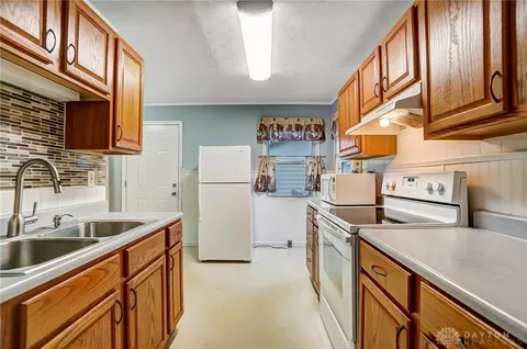 2960 Galewood St, Dayton, OH 45420 photo 8