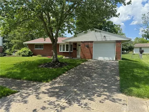 55 Willow Dr, Springboro, OH 45066