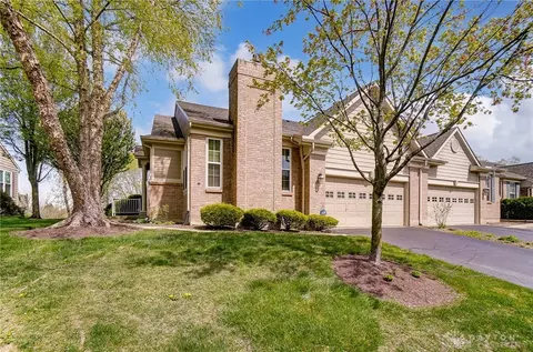 2560 Greenside Dr, Dayton, OH 45431