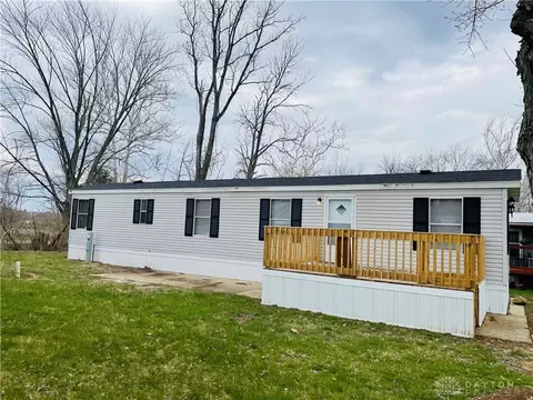 60 Dee Dr, New Paris, OH 45347 photo 2