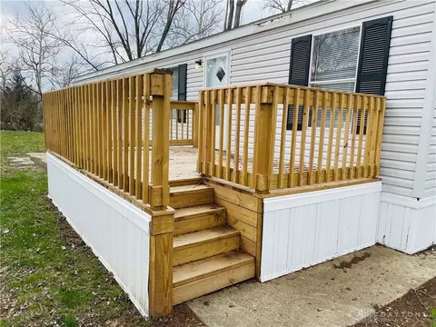 60 Dee Dr, New Paris, OH 45347 photo 3