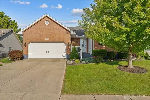 1285 Mayfair Dr, Wilmington, OH 45177