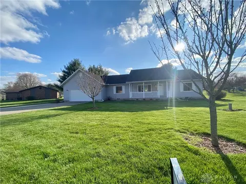 705 Boone Dr, Troy, OH 45373
