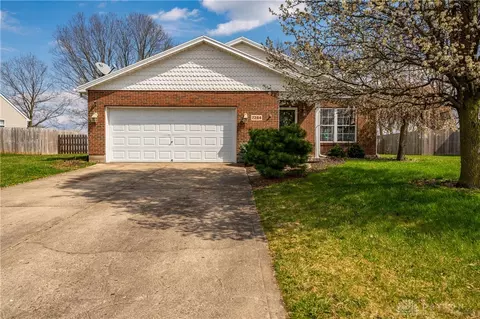 7284 Brookstone Dr, Franklin, OH 45005