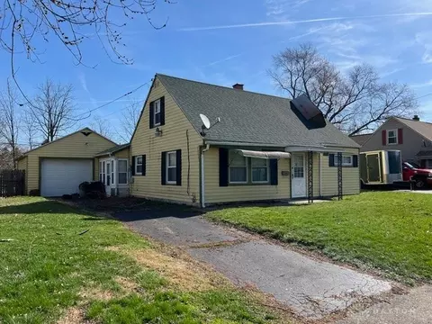 142 Lynnhaven Dr, Dayton, OH 45431