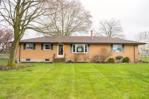 2276 Diamond Mill Rd, Brookville, OH 45309