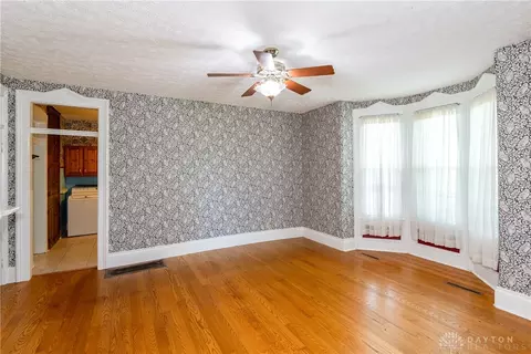 Living - 292 W Jackson Rd, Springfield, OH 45502 photo 7 of 10