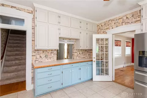 Kitchen - 292 W Jackson Rd, Springfield, OH 45502 photo 7 of 7
