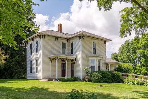 Exterior - 292 W Jackson Rd, Springfield, OH 45502 photo 3 of 18