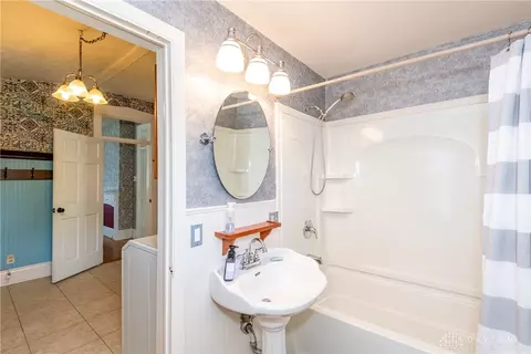 Bath - 292 W Jackson Rd, Springfield, OH 45502 photo 1 of 3
