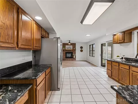 3360 Turtle Shell Dr, Dayton, OH 45414 photo 7