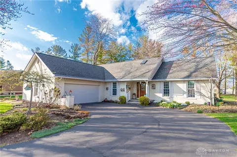 1615 N Woodhall Ct, Middletown, OH 45042