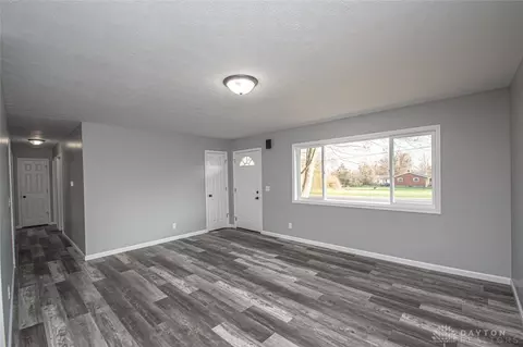 311 E South St, Gratis, OH 45330 photo 3