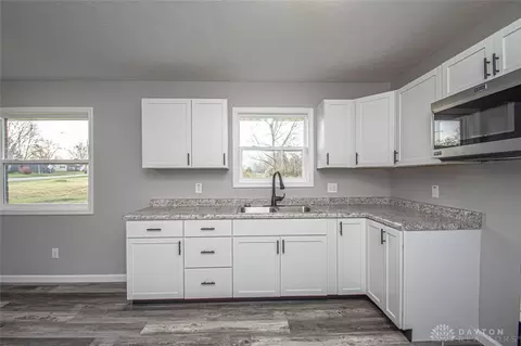 311 E South St, Gratis, OH 45330 photo 8