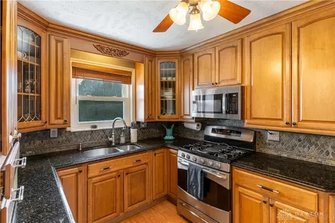 4332 Ackerman Blvd, Dayton, OH 45429 photo 9