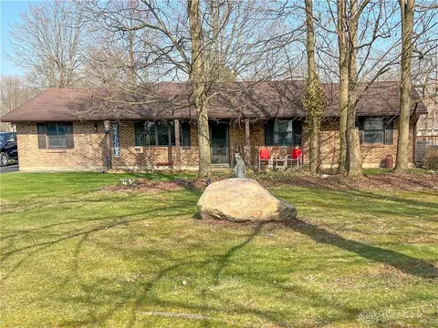 366 Rebecca Dr, West Alexandria, OH 45381