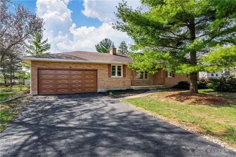 180 Evanston Rd, Tipp City, OH 45371