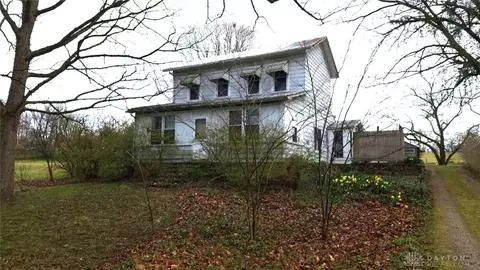 158 S Diamond Mill Rd, New Lebanon, OH 45345