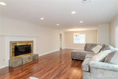 919 Laurelwood Rd, Kettering, OH 45419 photo 6
