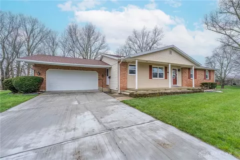 653 Ridgeway Dr, Sidney, OH 45365 photo 2