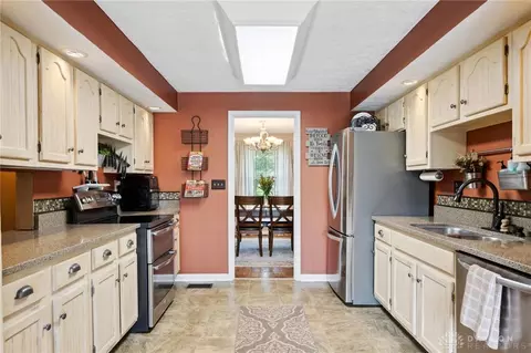 7284 Tamarind Trl, Dayton, OH 45459 photo 17