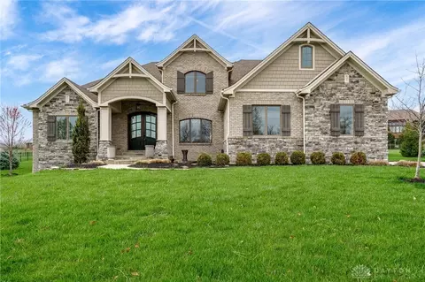 670 Grand Wood Ct, Springboro, OH 45066