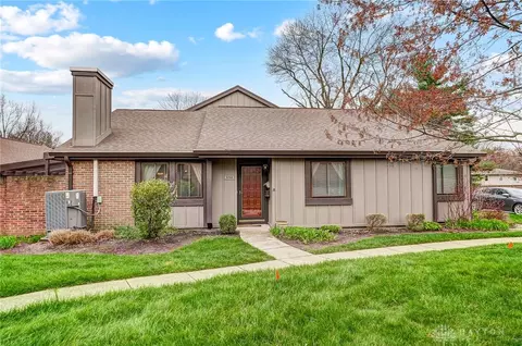 6140 Martingale Ln, Dayton, OH 45459