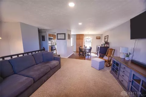 2712 Mapletree Ct, Reading, OH 45236 photo 8