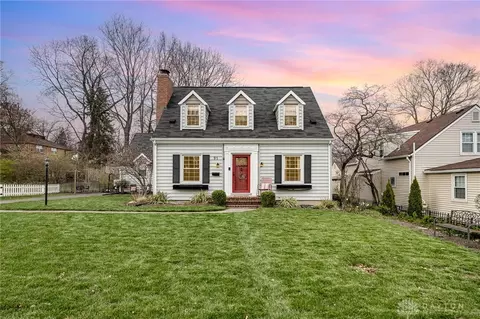 91 Patterson Rd, Oakwood, OH 45419