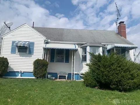 4227 Oakridge Dr, Dayton, OH 45417