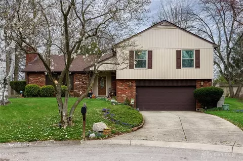 8200 Elmway Dr, Dayton, OH 45415