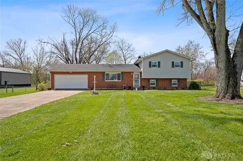 7007 Dalewood Dr, Middletown, OH 45042