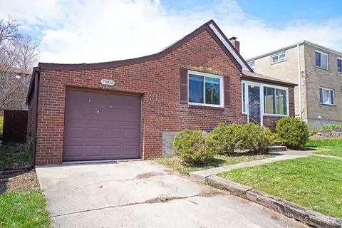 7805 Perry St, Cincinnati, OH 45231 photo 3