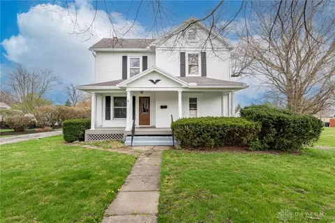 60 S Main St, Centerville, OH 45458