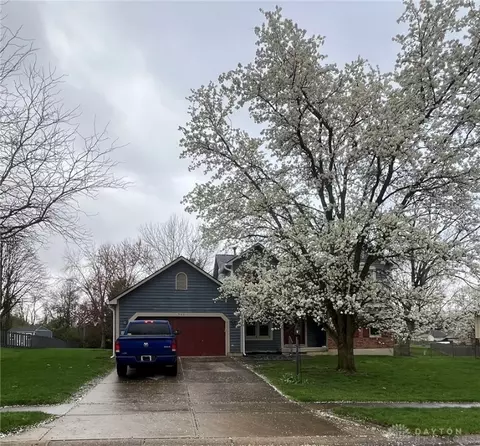 3160 Green Turtle Dr, Dayton, OH 45414