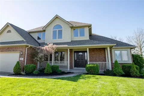 230 Hunterfield Dr, Brookville, OH 45309