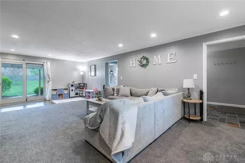 101 Davis Rd, Centerville, OH 45459 photo 4