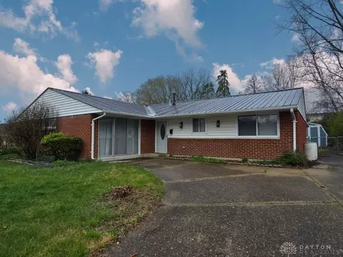 6823 Hubbard Dr, Huber Heights, OH 45424