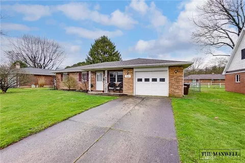 925 Hamlet Dr, Xenia, OH 45385