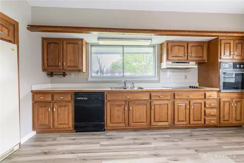 3749 Braddock St, Kettering, OH 45420 photo 7