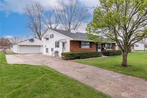 3749 Braddock St, Kettering, OH 45420 photo 2