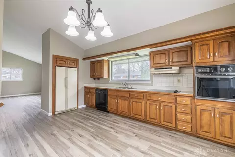 3749 Braddock St, Kettering, OH 45420 photo 6