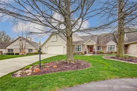 1180 Club Cir, Centerville, OH 45459