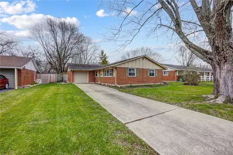 421 Merrymaid Dr, Englewood, OH 45322