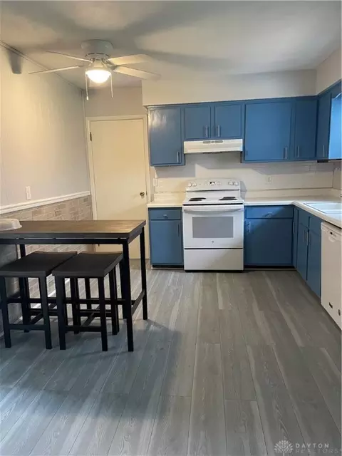 990 W Sparrow Rd, Springfield, OH 45502 photo 5
