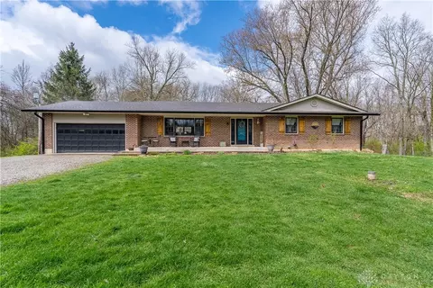 8503 Dog Leg Rd, Dayton, OH 45414