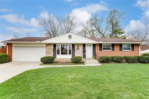 2924 Coker Dr, Kettering, OH 45440