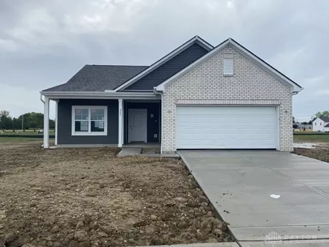 444 Harper Creek Dr, Brookville, OH 45309